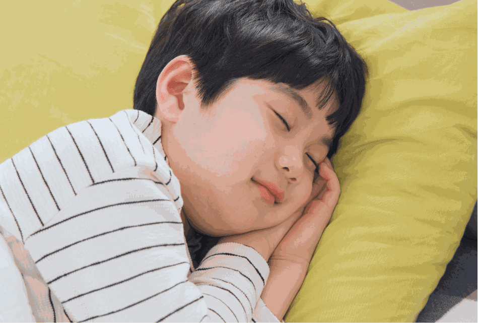 편안하게 잠든 아이